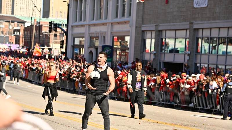 One dead, 14 injured in Kansas Super Bowl parade shooting