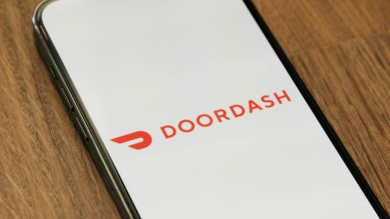 DoorDash Q4 revenue up 27% to $2.3 billion