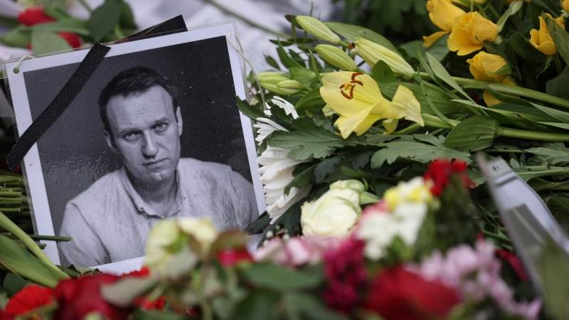 Navalny’s corpse to be held for 14 days, spox says