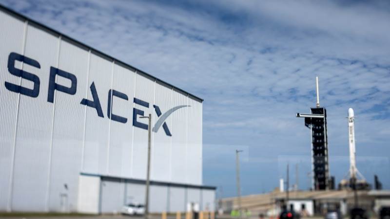 SpaceX  business VP reportedly resigns