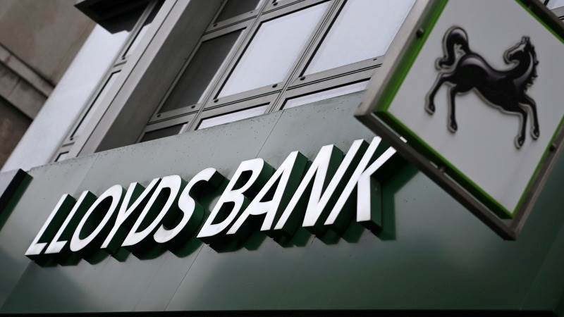 Lloyds’ net income at £4.2B in Q4