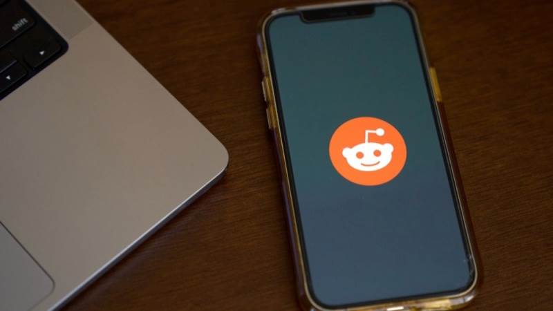 Reddit files publicly for IPO