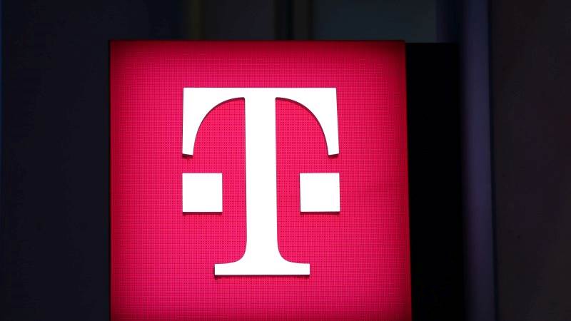 Deutsche Telekom’s Q4 revenue down 1.4% to €29.4B