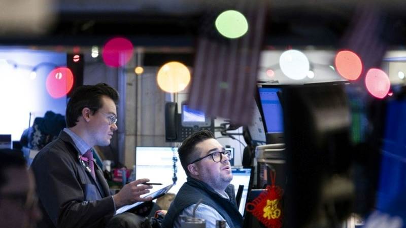 US opens higher, S&P 500 tops 5,100 pts