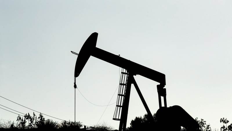 EIA: US crude inventories down by 2 million barrels