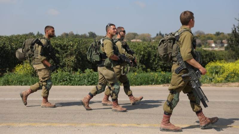 Israel admits to shooting at Gazans surrounding trucks