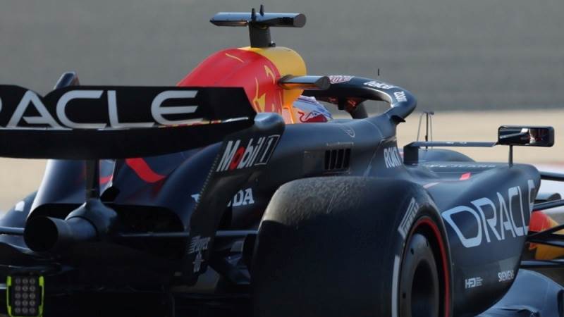 Verstappen takes pole position at Bahrain GP