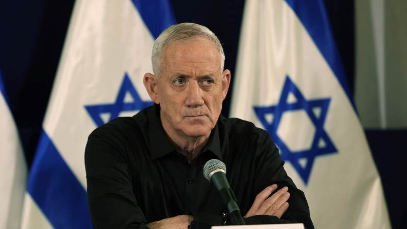 Gantz to reportedly travel to US without Netanyahu’s clearance