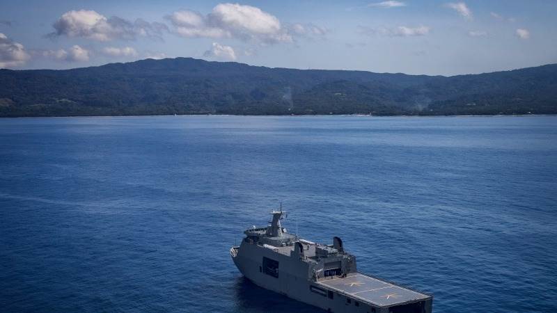 Chinese, Philippine coast guard vessels collide