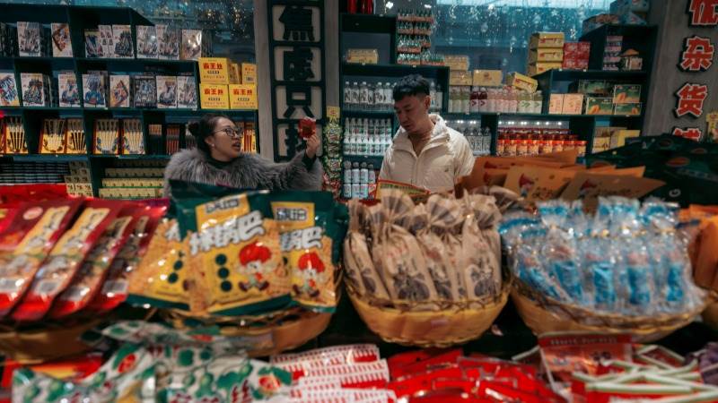 China’s annual inflation at 0.7% in February