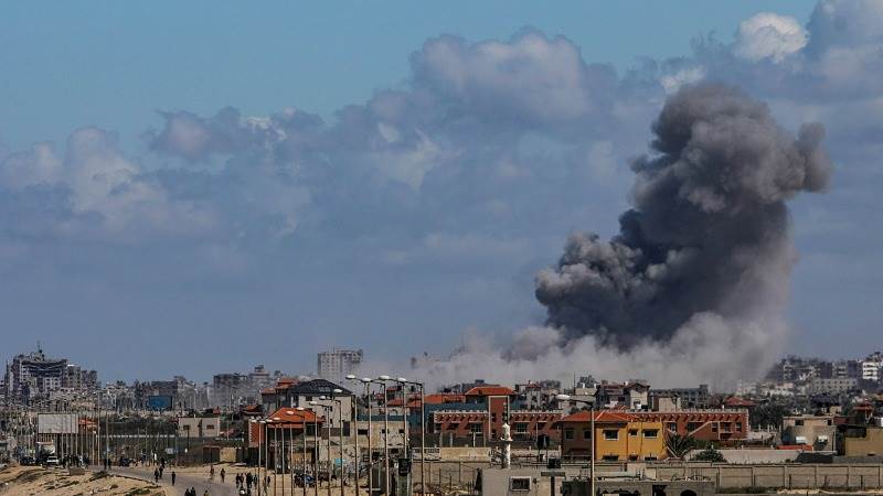 Israeli airstrike on central Gaza kills 9