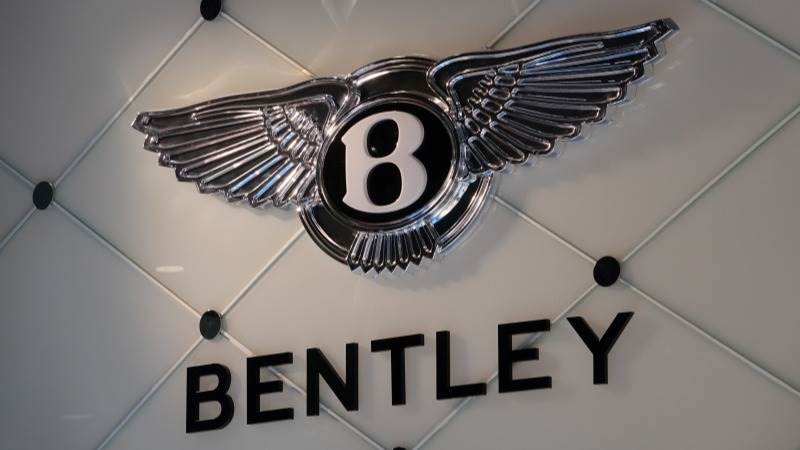 Bentley pushes back plans to go fully electric by 2030