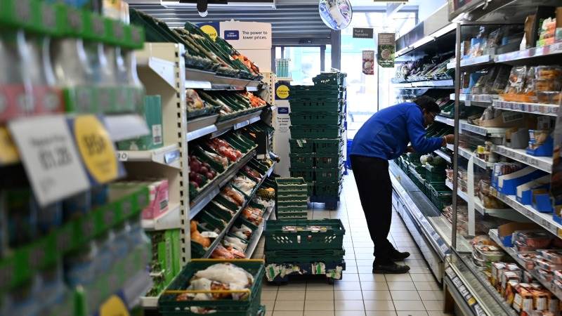 UK inflation down to 3.4% in February