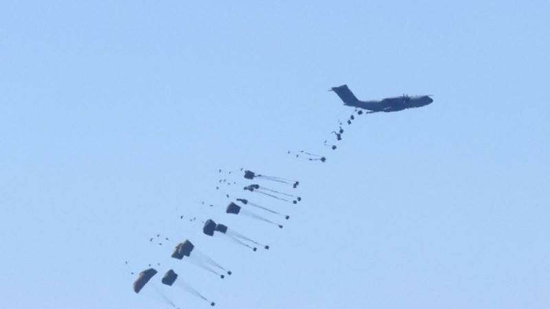 US airdrops aid into Gaza, 5 parachutes fail to deploy