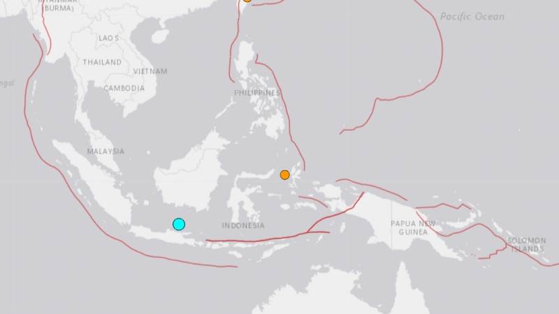 5.6-magnitude earthquake shakes Indonesia