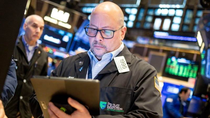 Wall Street opens flat to lower, Dow slumps over 250 pts