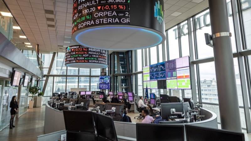 DAX, CAC, Euro Stoxx in green after consumer data