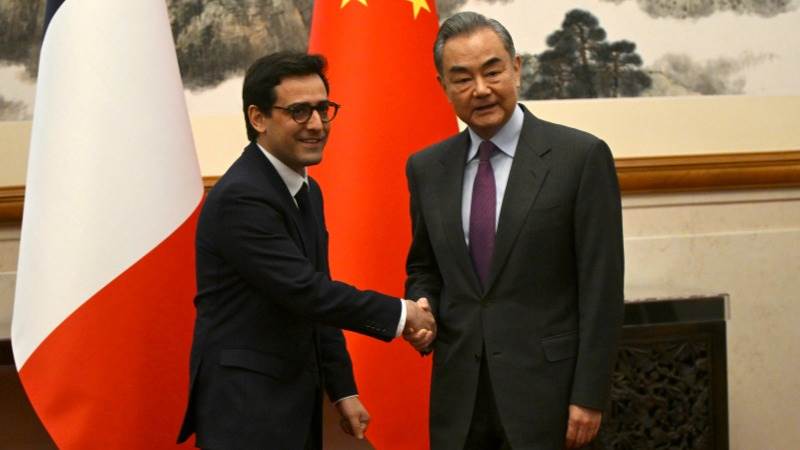 Wang meets French counterpart Sejourne