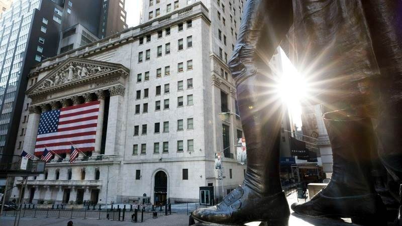 US opens lower as bond yields rise, Dow down 400 pts