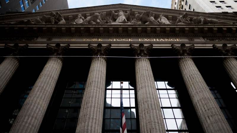 Wall Street opens flat to lower after labor market data