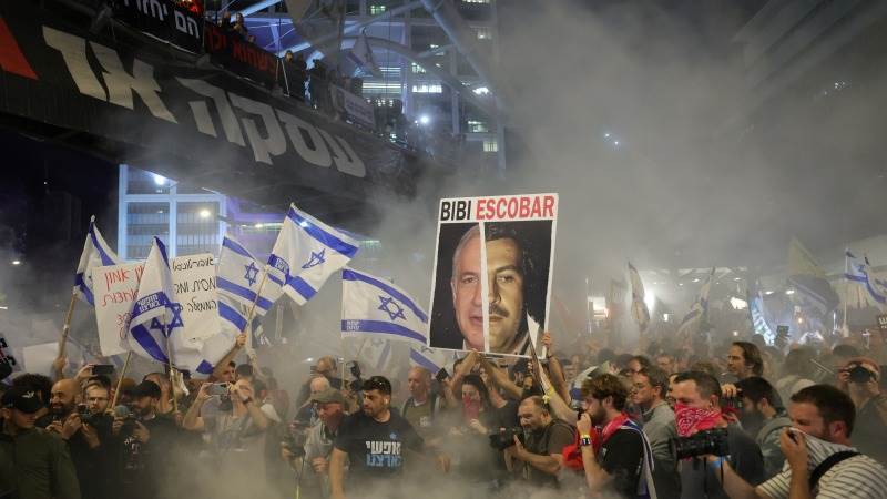 At least 6 arrested during anti-government protests in Tel Aviv