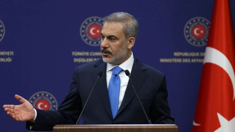 Turkey’s foreign minister holds talks with Iranian counterpart