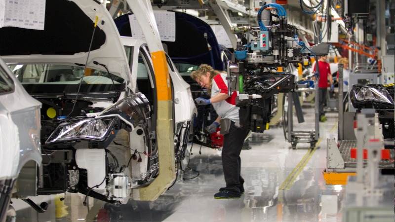 Euro area industrial output up by 0.8% in February