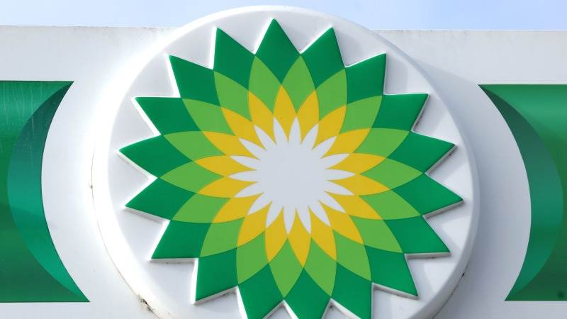 BP reduces executive team