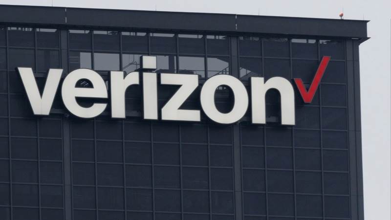 Verizon’s logs $33 billion in Q1 revenue, misses estimates