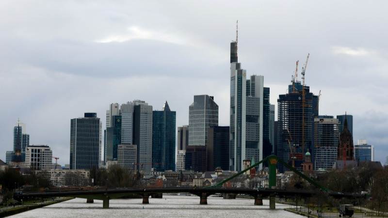 Europe closes lower as earnings season continues