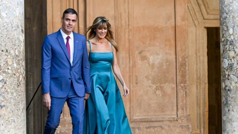 Sanchez considers resigning amid claims against his wife