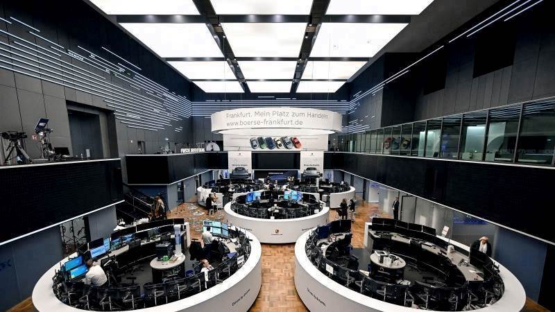 Europe markets close mostly lower amid CPI reports