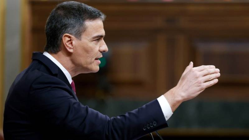 Spanish PM decides to stay in his post