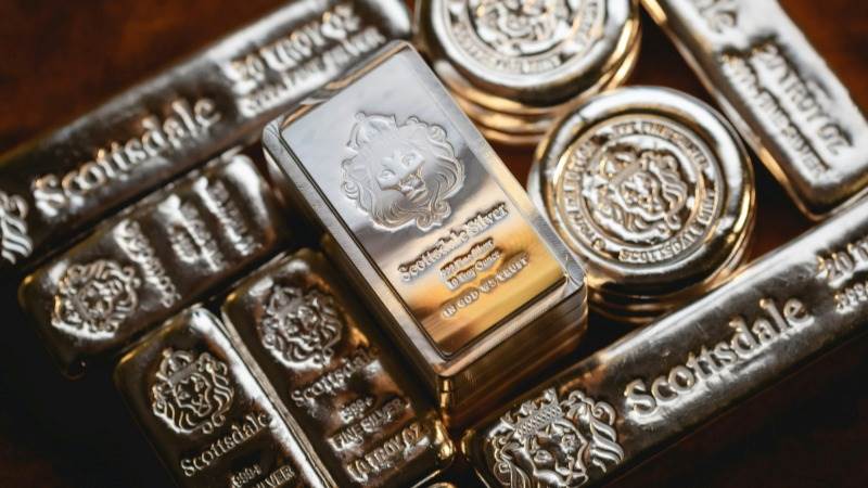 Precious metals drop, silver loses 2%