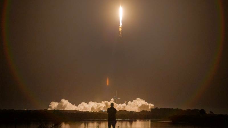 SpaceX launches 23 Starlink satellites