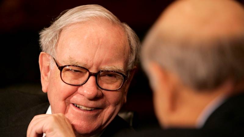 Buffett compares AI with nuclear weapons: a genie out of the bottle