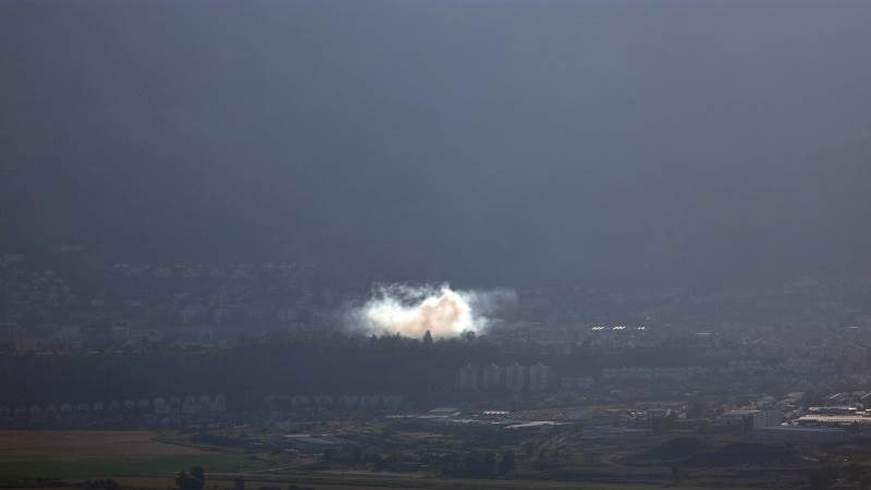 Hezbollah attacks 5 Israeli military sites along the border