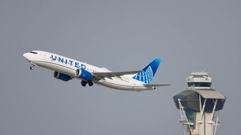 United plane makes emergency landing in Japan