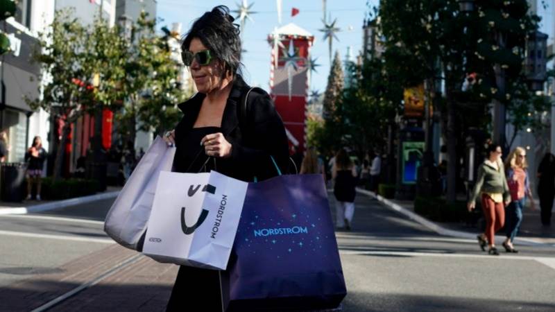 US consumer confidence declines further in May