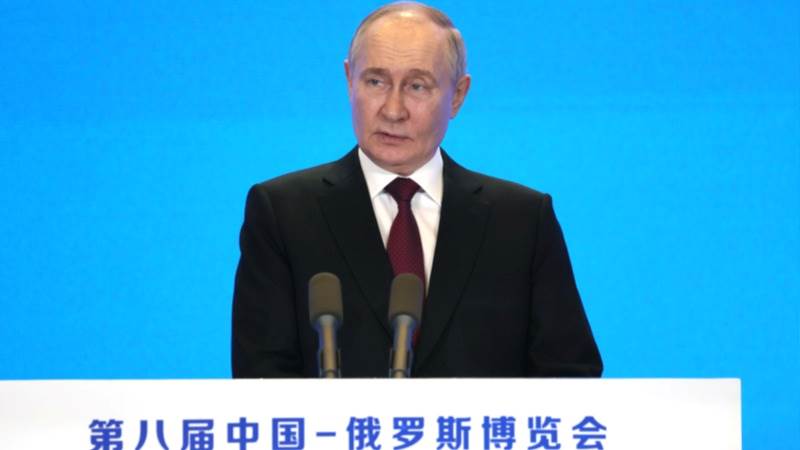 Putin: China sincerely strives to resolve Ukrainian crisis