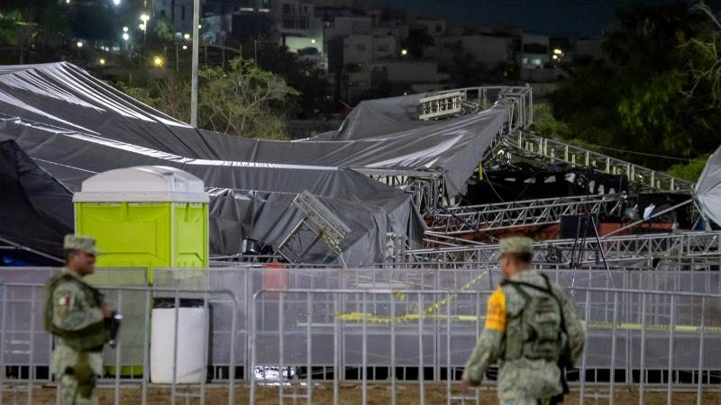 Mexico stage collapse death toll rises to nine