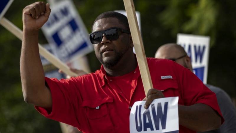 UAW challenging results of Mercedes’ workers vote