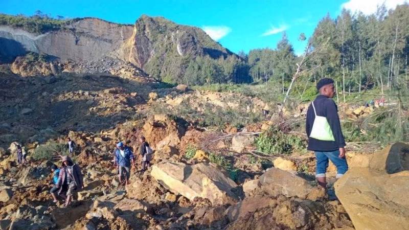 Papua New Guinea evacuates 7,900 amid landslide threat