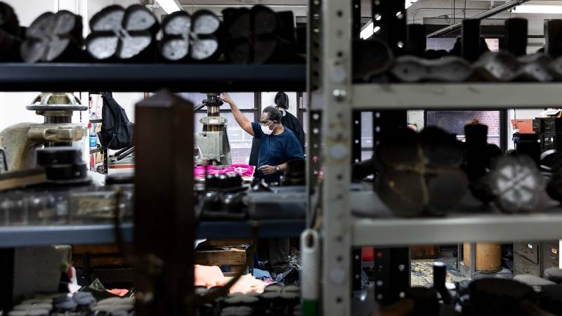 US factory orders increase 0.7% in April