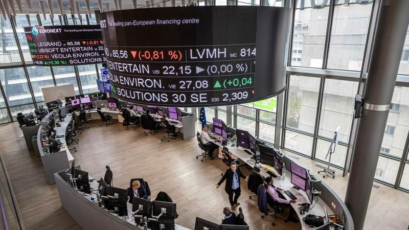 Europe closes lower, DAX down over 200 points