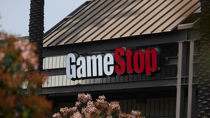 GameStop plunges 9% in premarket on Q1 earnings