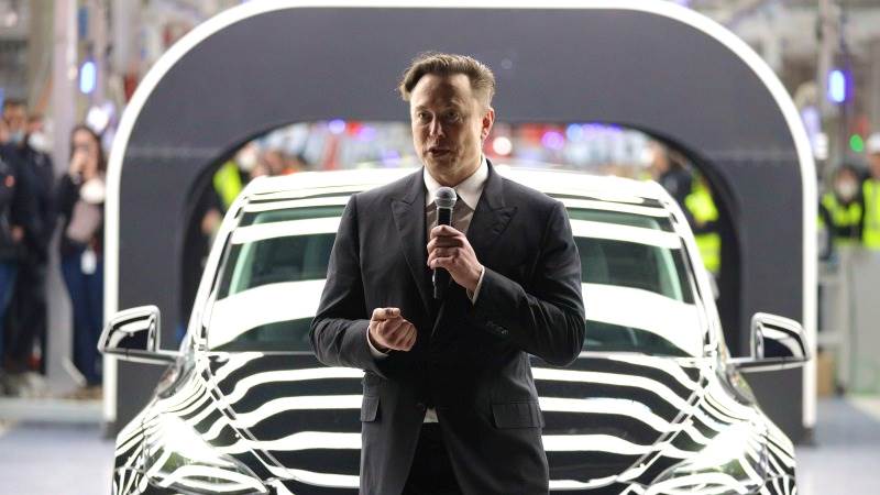 Musk promises priority to loyal shareholders