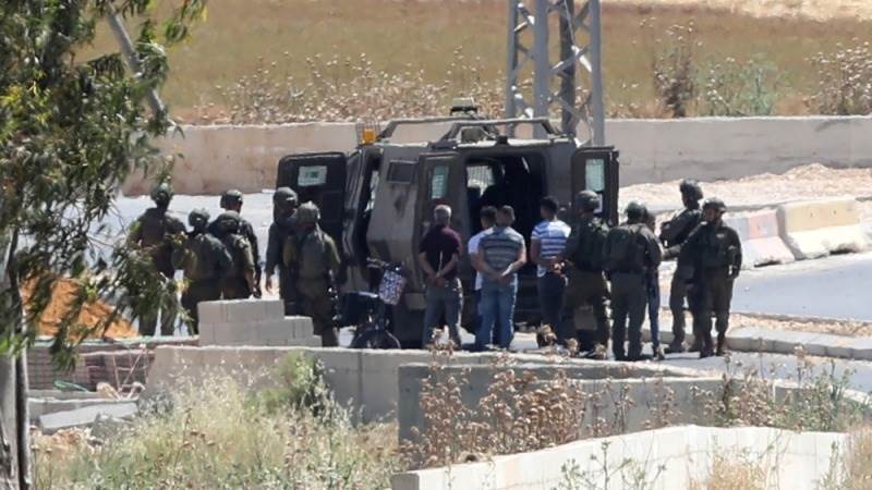 Israeli forces arrest 22 in latest West Bank raids