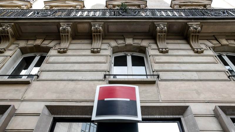 French banks tumble on snap election panic