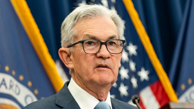 Powell: Fed not contemplating rate hikes